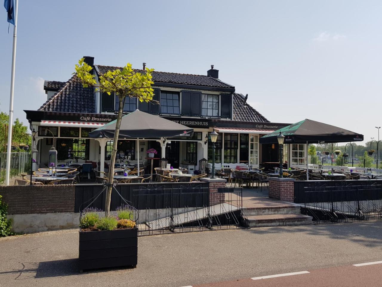 Cafe Brasserie Het Heerenhuis Het Kalf Exterior photo